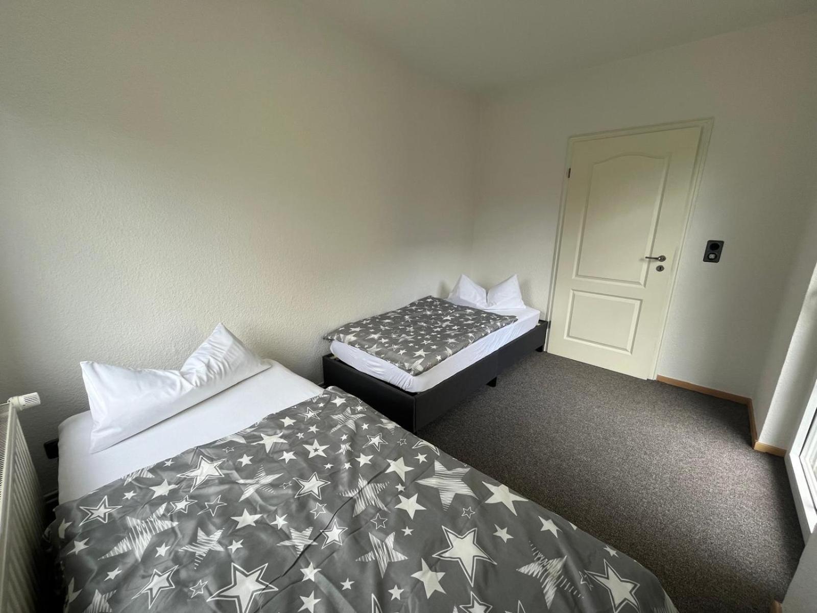 Frundsberg 24-ferienhaus, Zentral Im Herzen Berlins, Pkw-stellplatz Und W-lan Kostenlos Hébergement de vacances