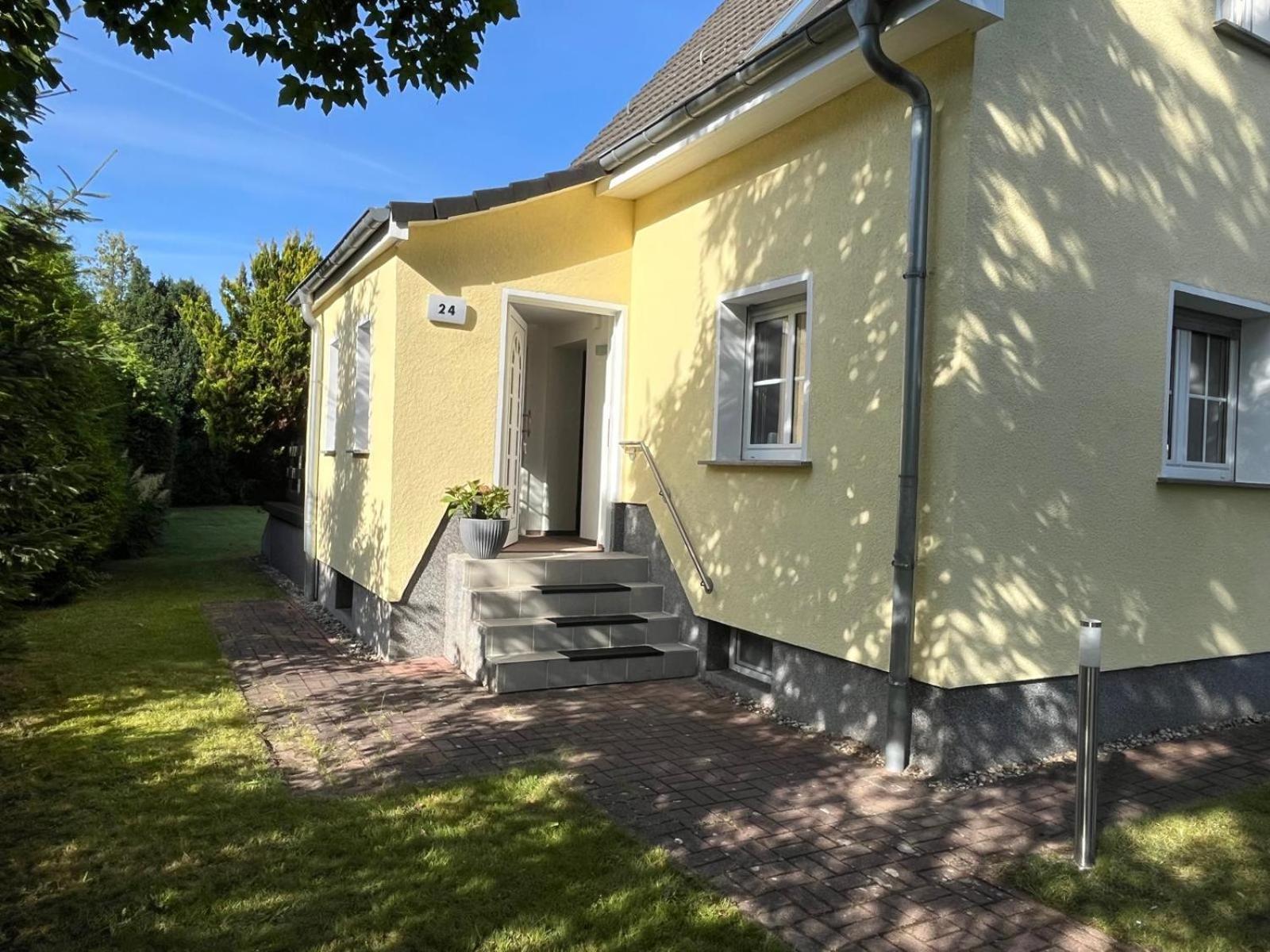 Frundsberg 24-ferienhaus, Zentral Im Herzen Berlins, Pkw-stellplatz Und W-lan Kostenlos Hébergement de vacances Berlin